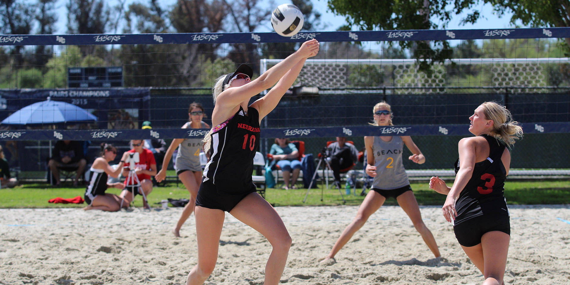 Kelly Hunter Volleyball 2017 University of Nebraska Official