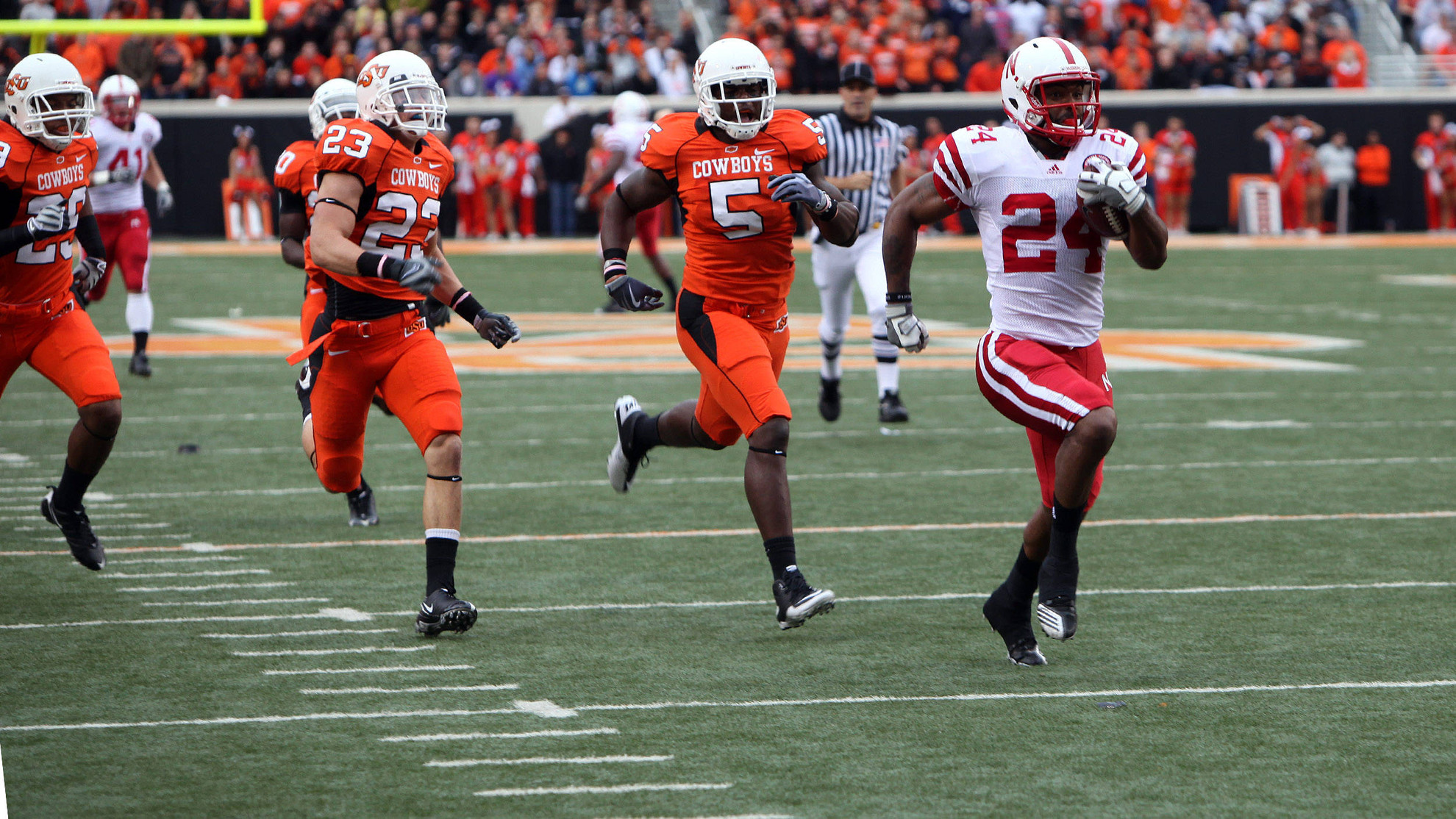 College Football Report on X: Ndamukong Suh vs Texas (2009) 12 Tackles 4.5  Sacks 6 TFLs  / X