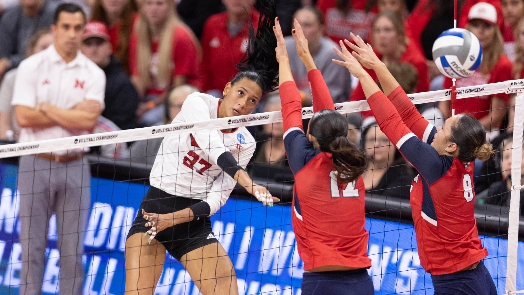 Murray Leads NU Past Dayton, Into Regional Final – University of Nebraska