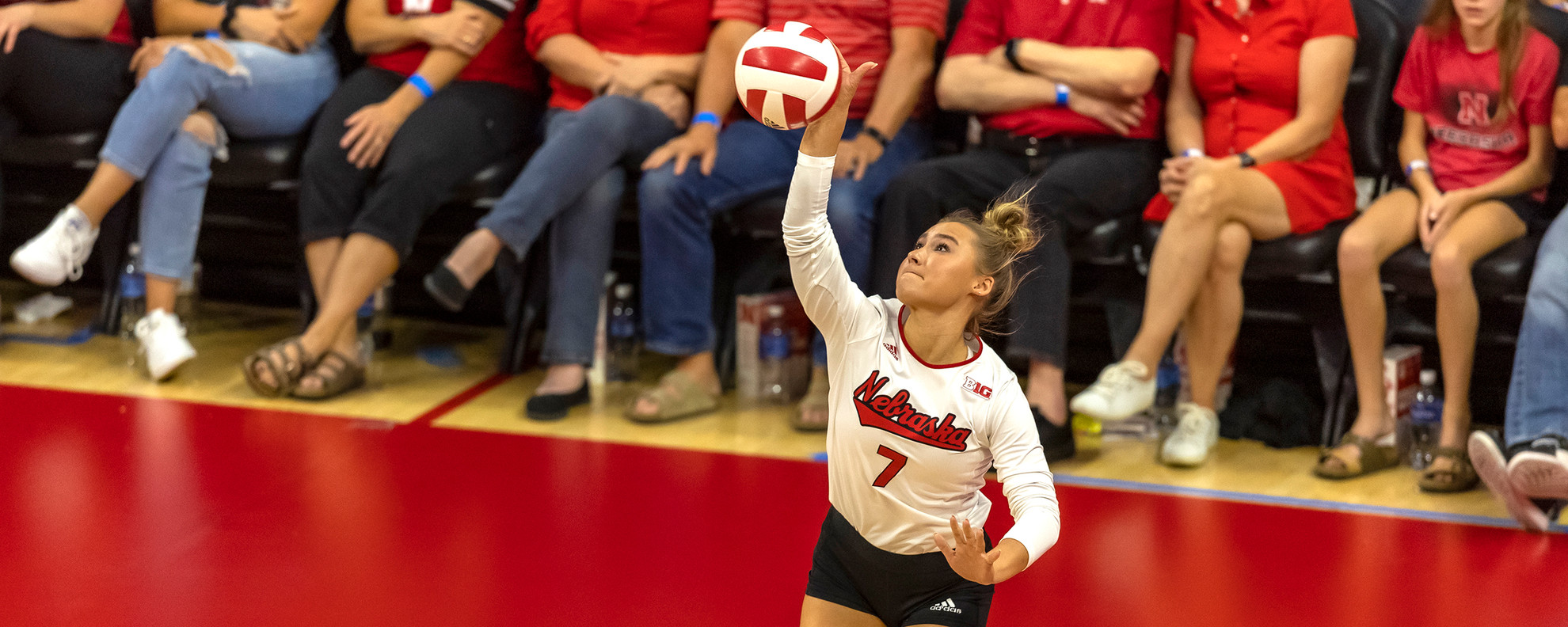 Maisie Wilen メイジーウィレン プルオーバーパーカー サイズ:XL     ホワイト レディース / 240001194423 Maisie Boesiger - Beach Volleyball 2025 - University of Nebraska
