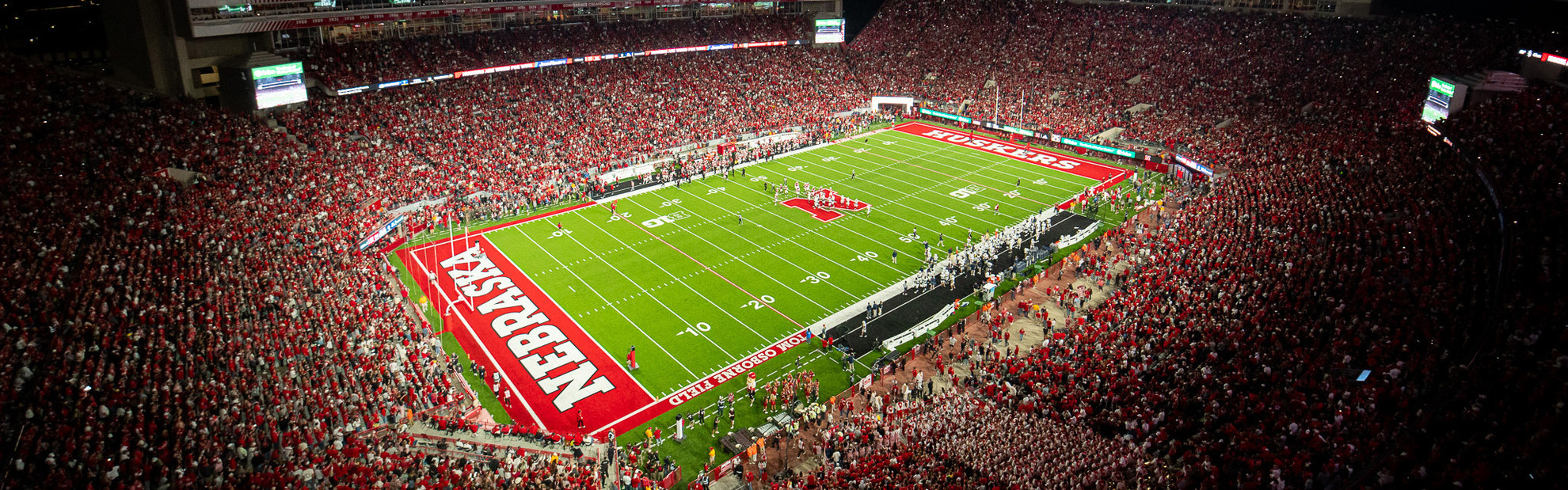 Nebraska Huskers ネブラスカ・ハスカーズ 大学 NCCA ネブラスカ大コーンハスカーズ Tシャツ NBAグッズ・NCAAグッズ