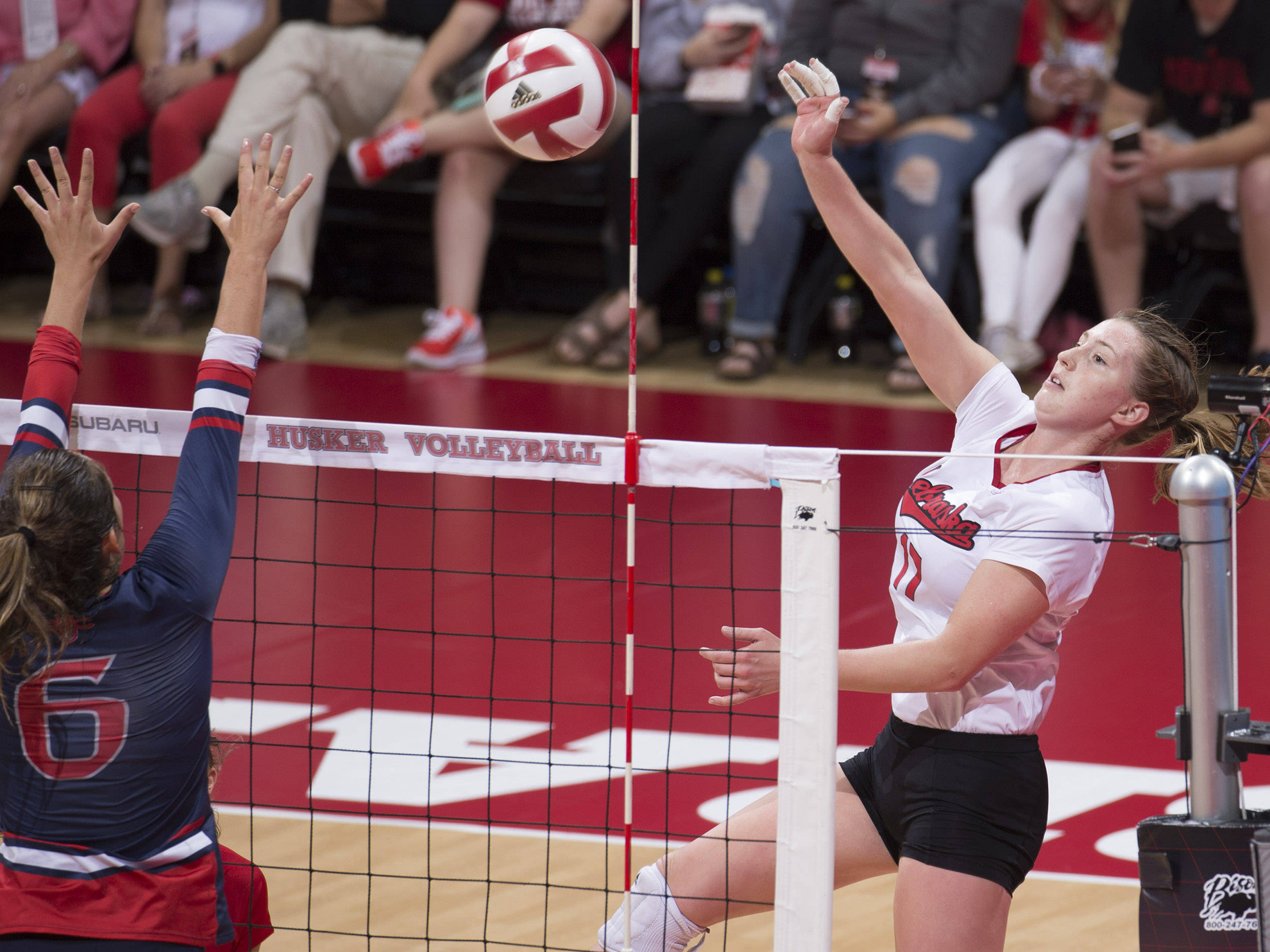 Kelly Hunter Volleyball 2017 University of Nebraska Official