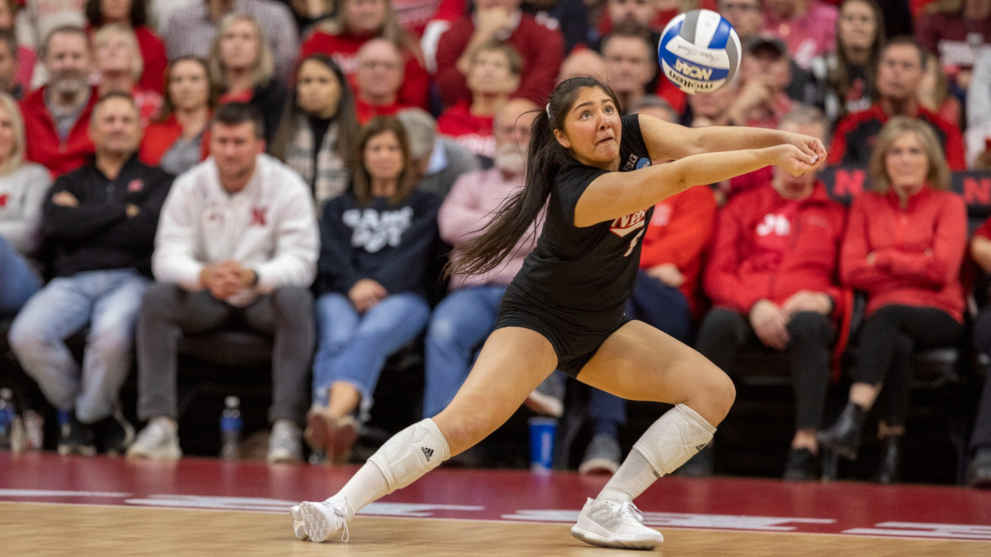 husker volleyball game tonight live