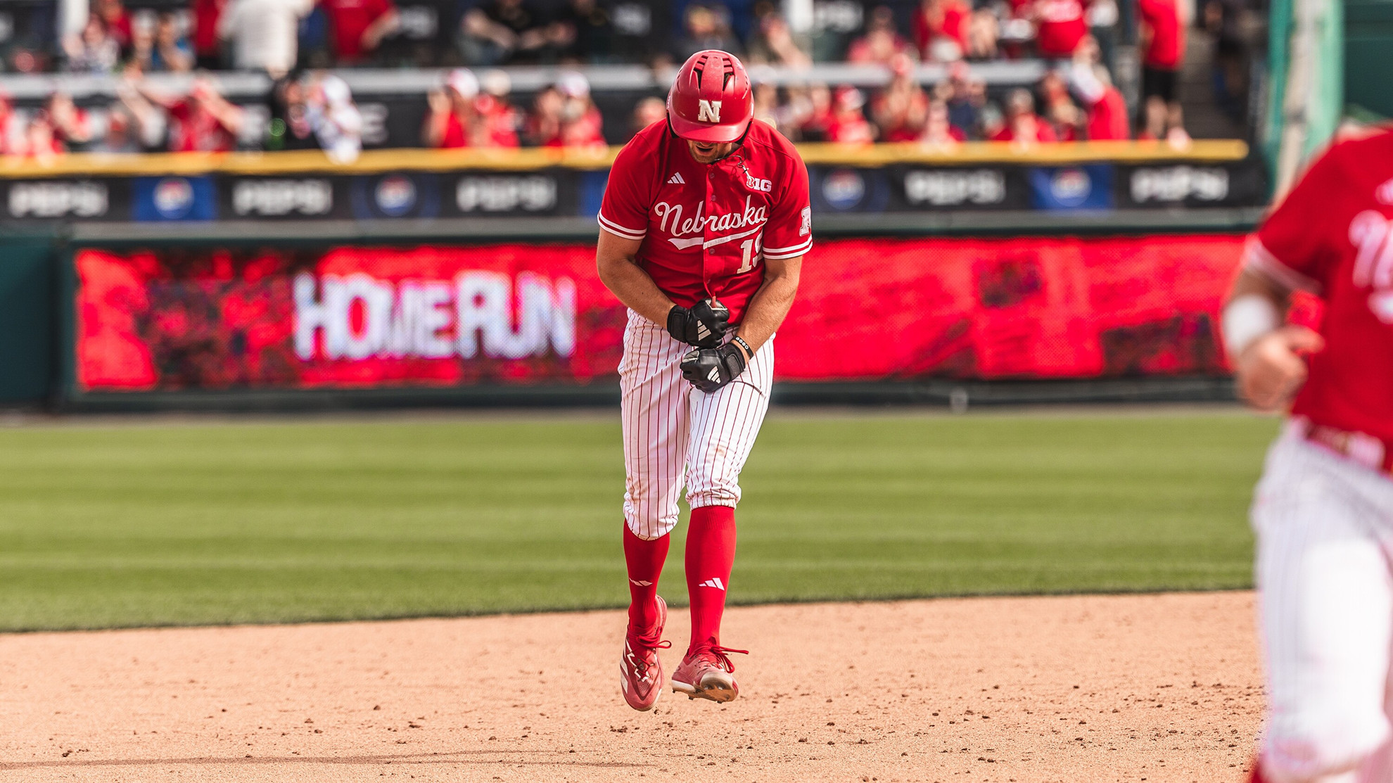 Surge in Eighth Lifts No. 25 Huskers on Senior Day – University of Nebraska