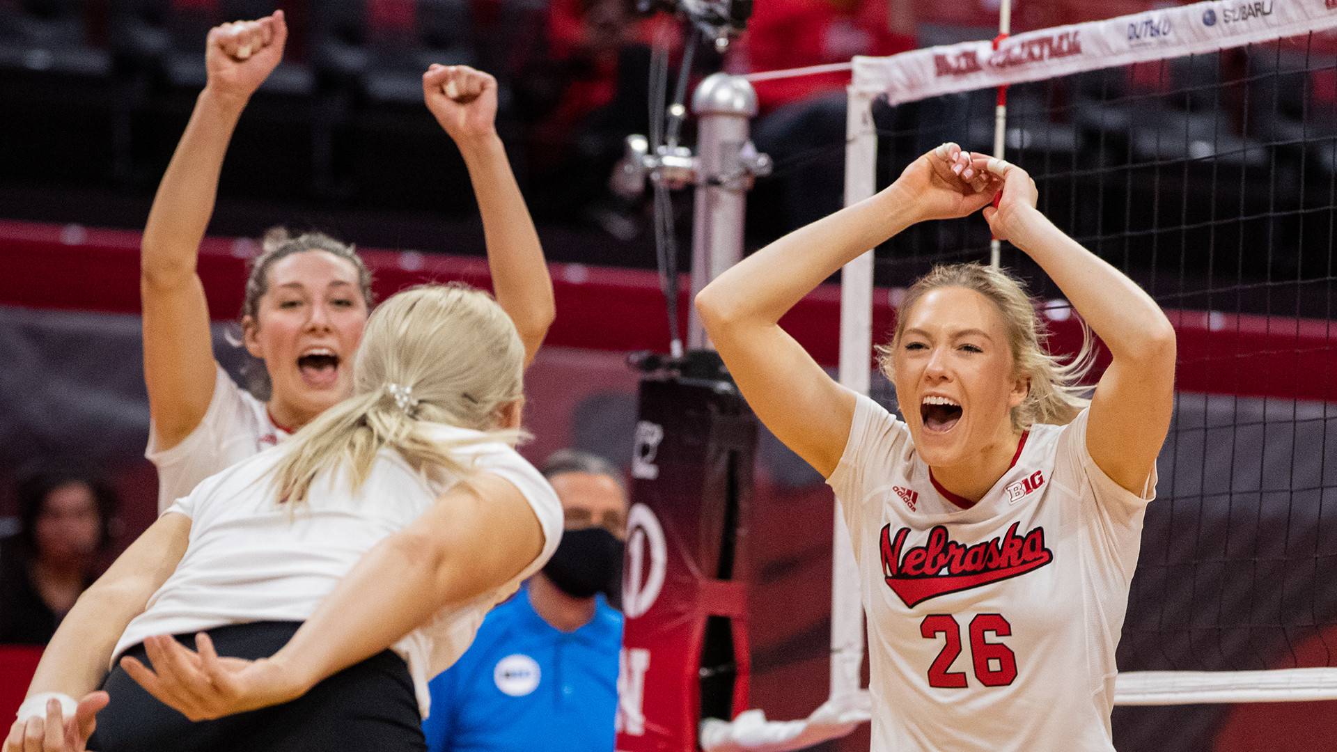 Lauren Stivrins - Volleyball 2017 - University of Nebraska - Official ...