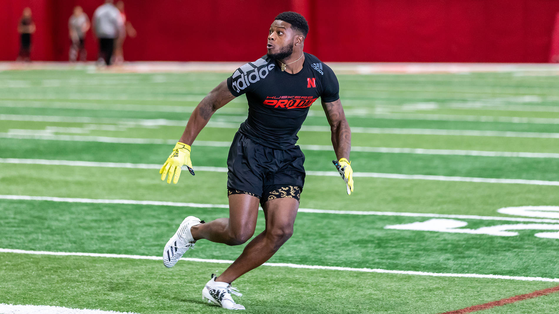 devine-ozigbo-football-2016-university-of-nebraska-official